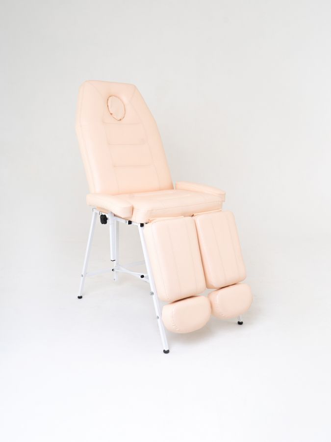 Кресло педикюрное Горизонт с вырезом и двойным наполнением Masscomplekt 